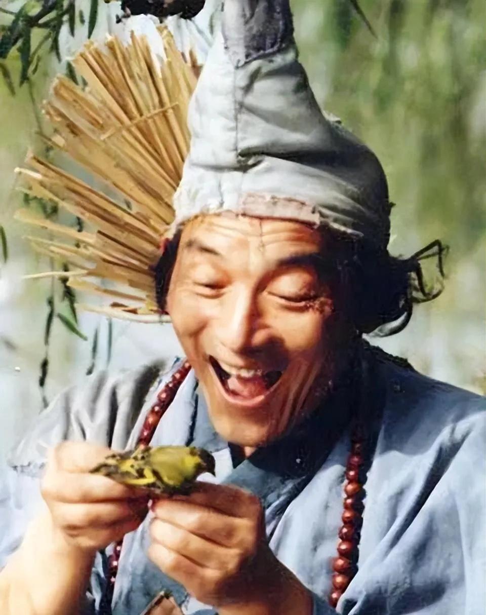 六十年代出生都懂得1986版“济公”主角游老！坚持自己的理想信念[赞][赞][赞