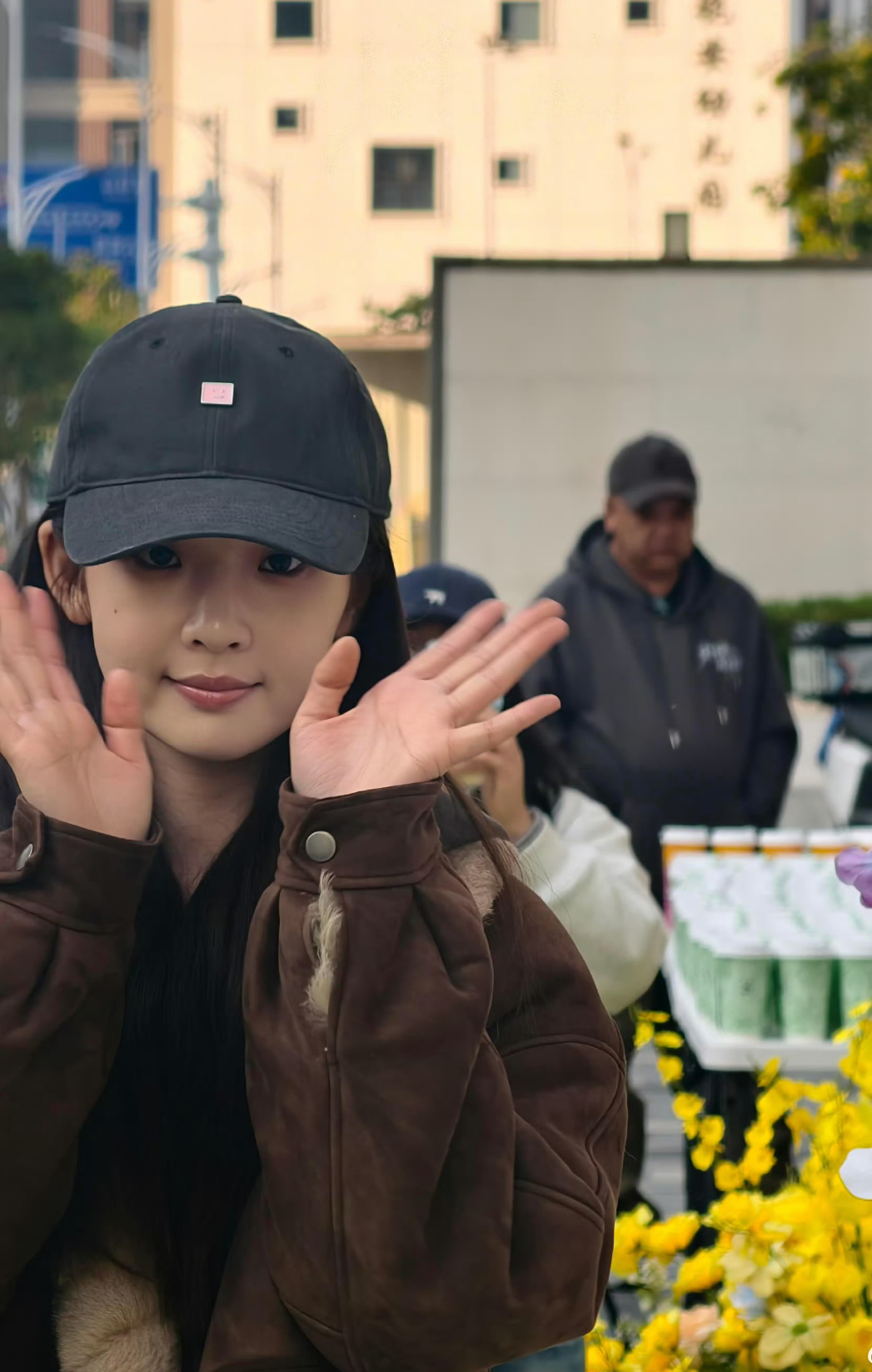 张淼怡新剧开机哭了2026年1月5日，张淼怡新剧《黎明前他会归来》开机仪式上落泪