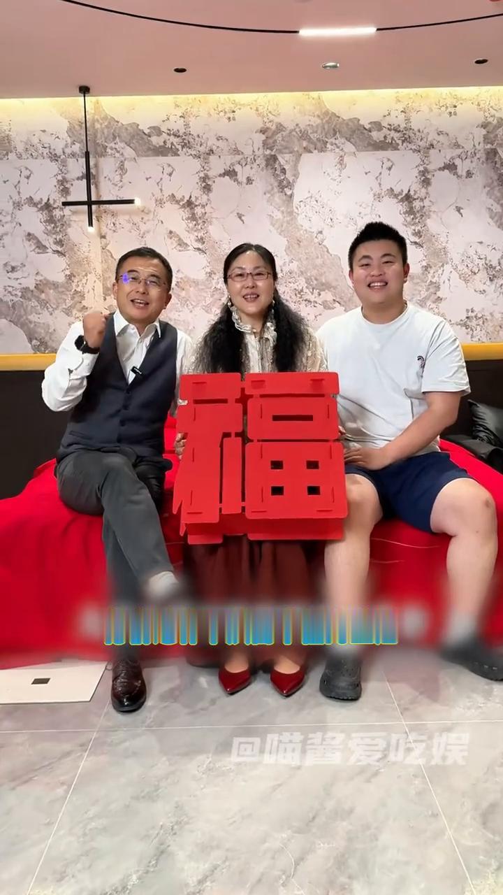 行囊艰涩也无恨，难得夫妻是少年。
一直以为原配无三这个赛道会很拥挤，没想到这么冷