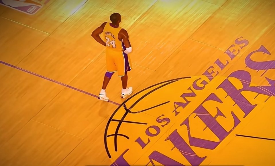 科比60分退役战10周年十年前那个夜晚，38岁的科比用50次出手轰下60分，带队