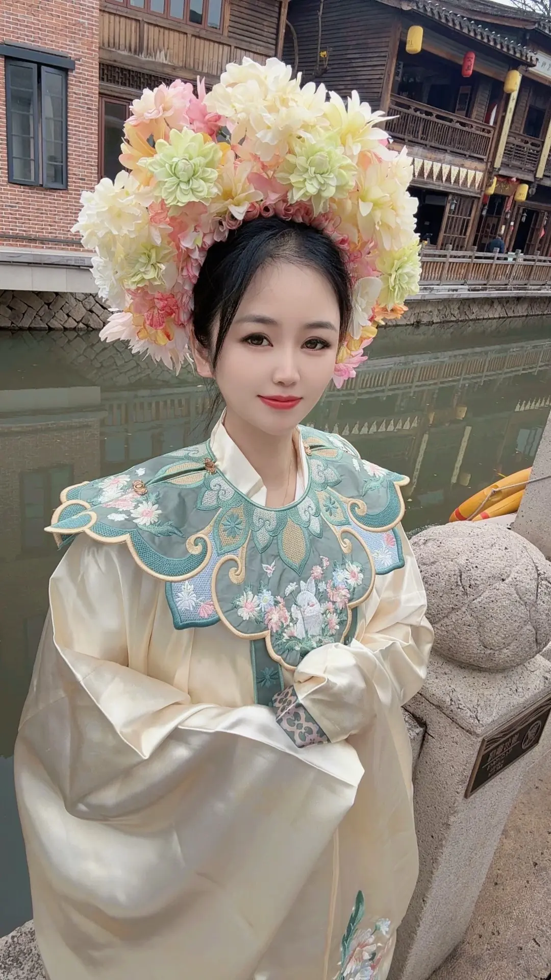 总要体验一次簪花，把幸福和好运戴在头上