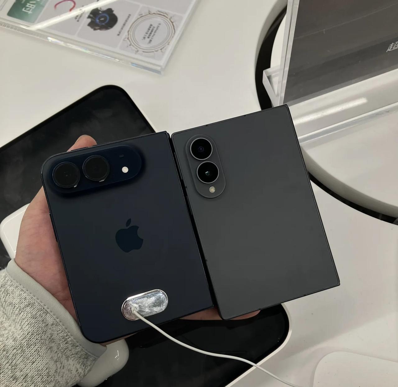 看了iPhone Duo后更爱我的Fold8
感觉今年阔折叠这个赛道三星真的很强