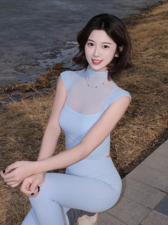 轻松点主角