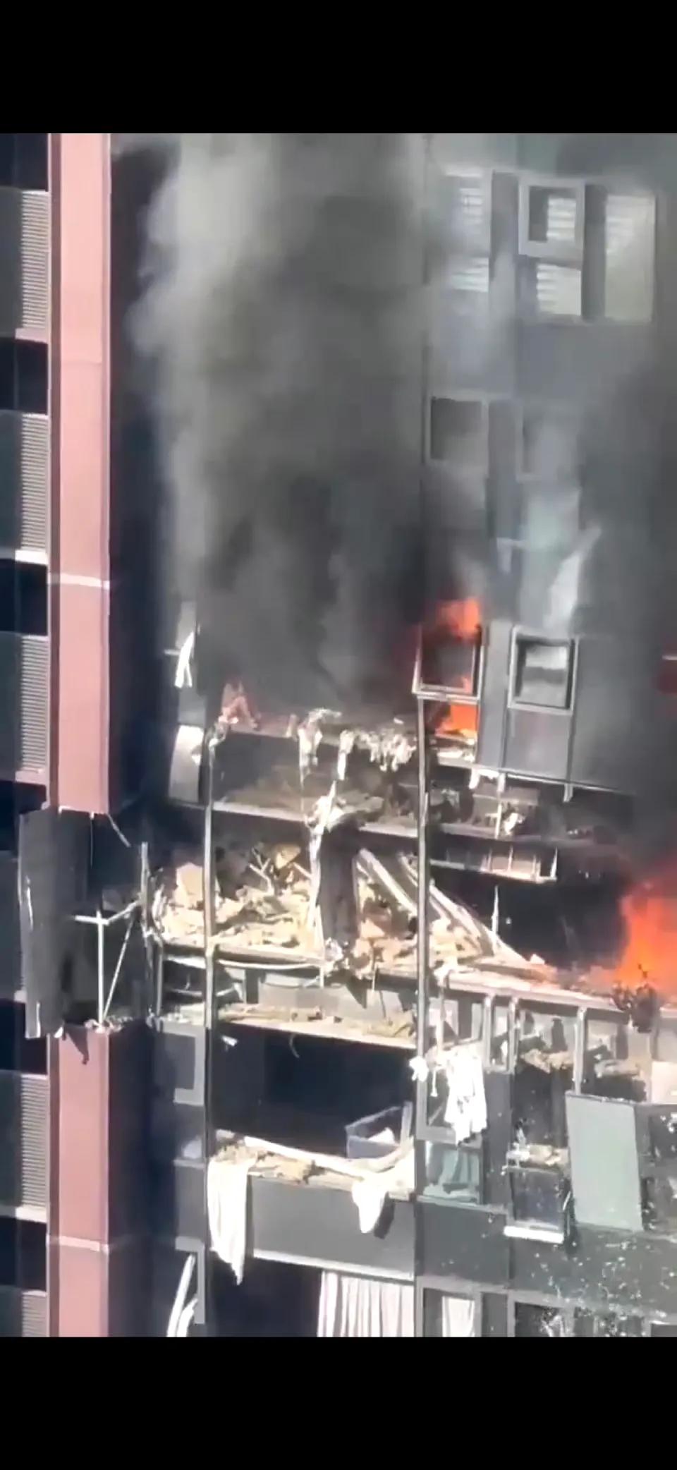 12月11日下午，深圳湾悦府二期的一间住宅发生了爆炸。
据目击者称，爆炸产生的冲