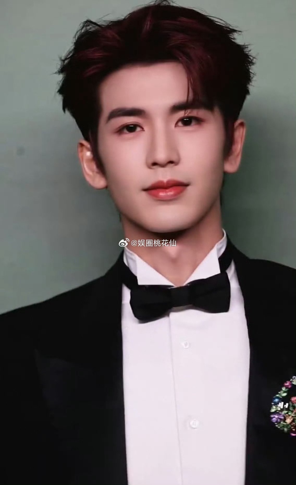 张凌赫 我的新郎 救命！张凌赫太贴中式新郎了吧！俊雅又有气质，完全长在审美上，中