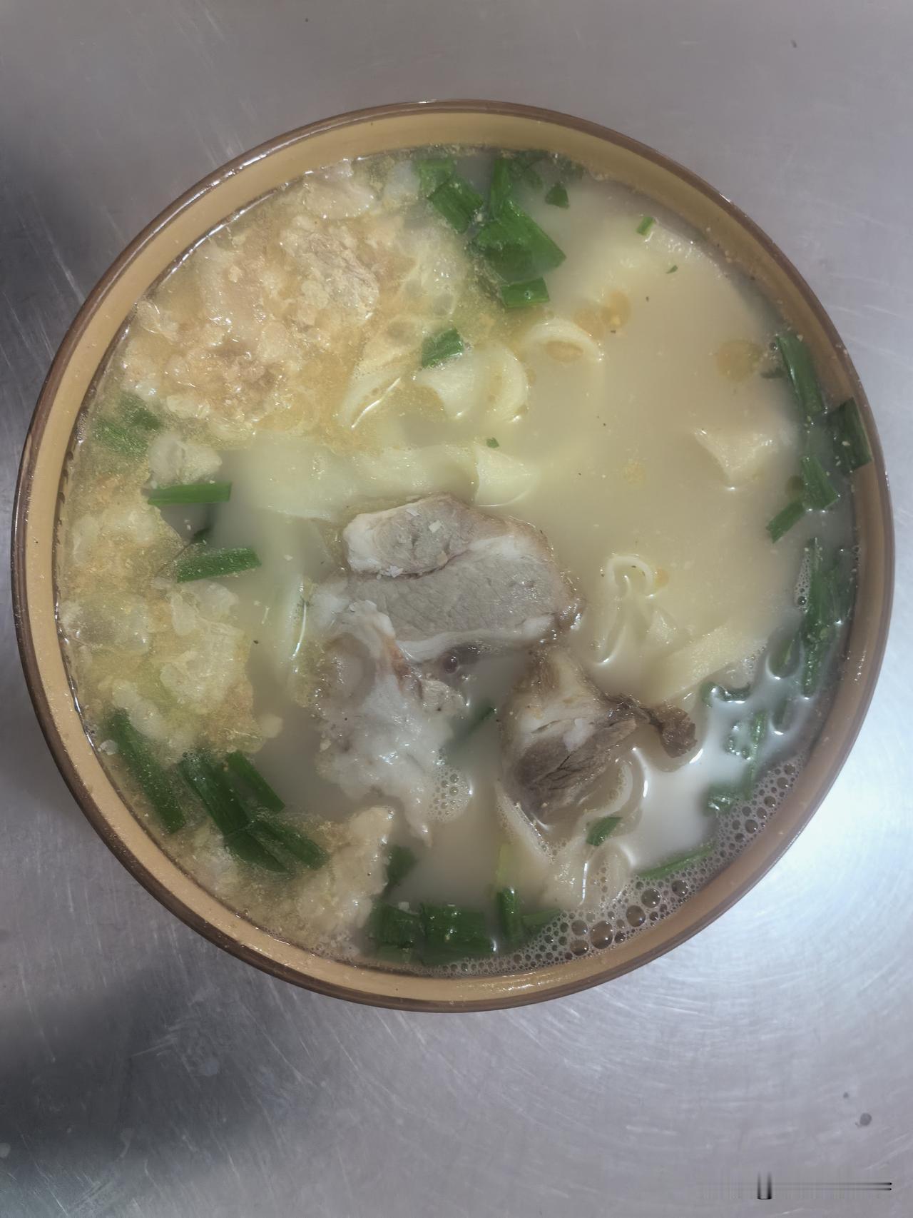 又一次回到了一个人的生活，虽然心中有一种莫名的孤独感，但不不得不接受现实。
结婚