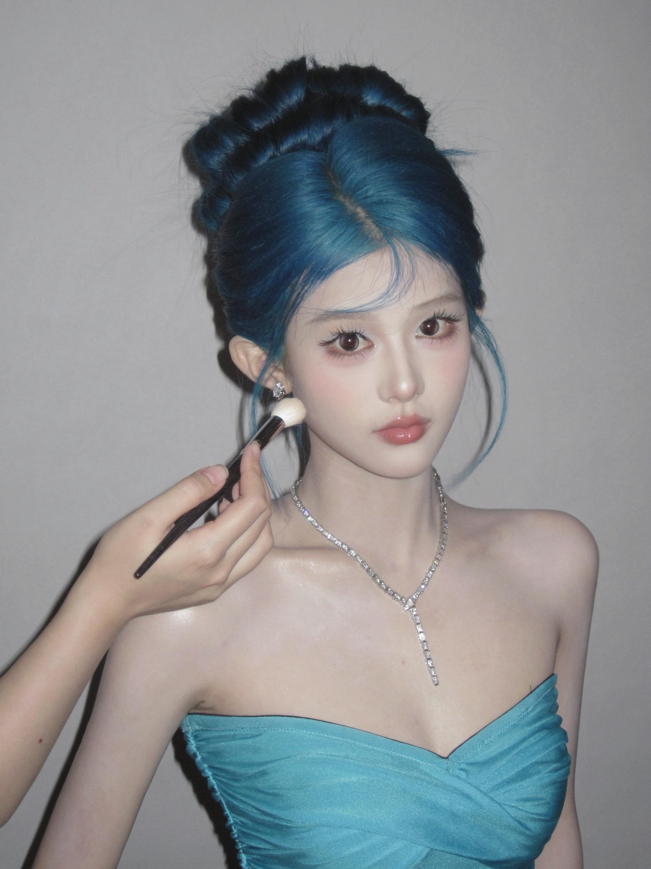 19岁我宣誓 我将永远坚定的站在自己这边 不论贫穷或富贵 健康或疾病 ...