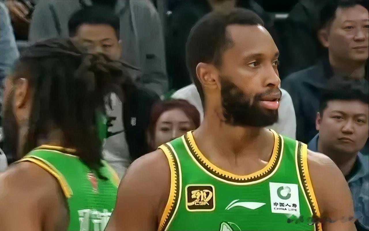 有种强烈的预感，辽宁队放弃功勋外援弗格或许会成为这个赛季引援的一个败笔。
生龙活