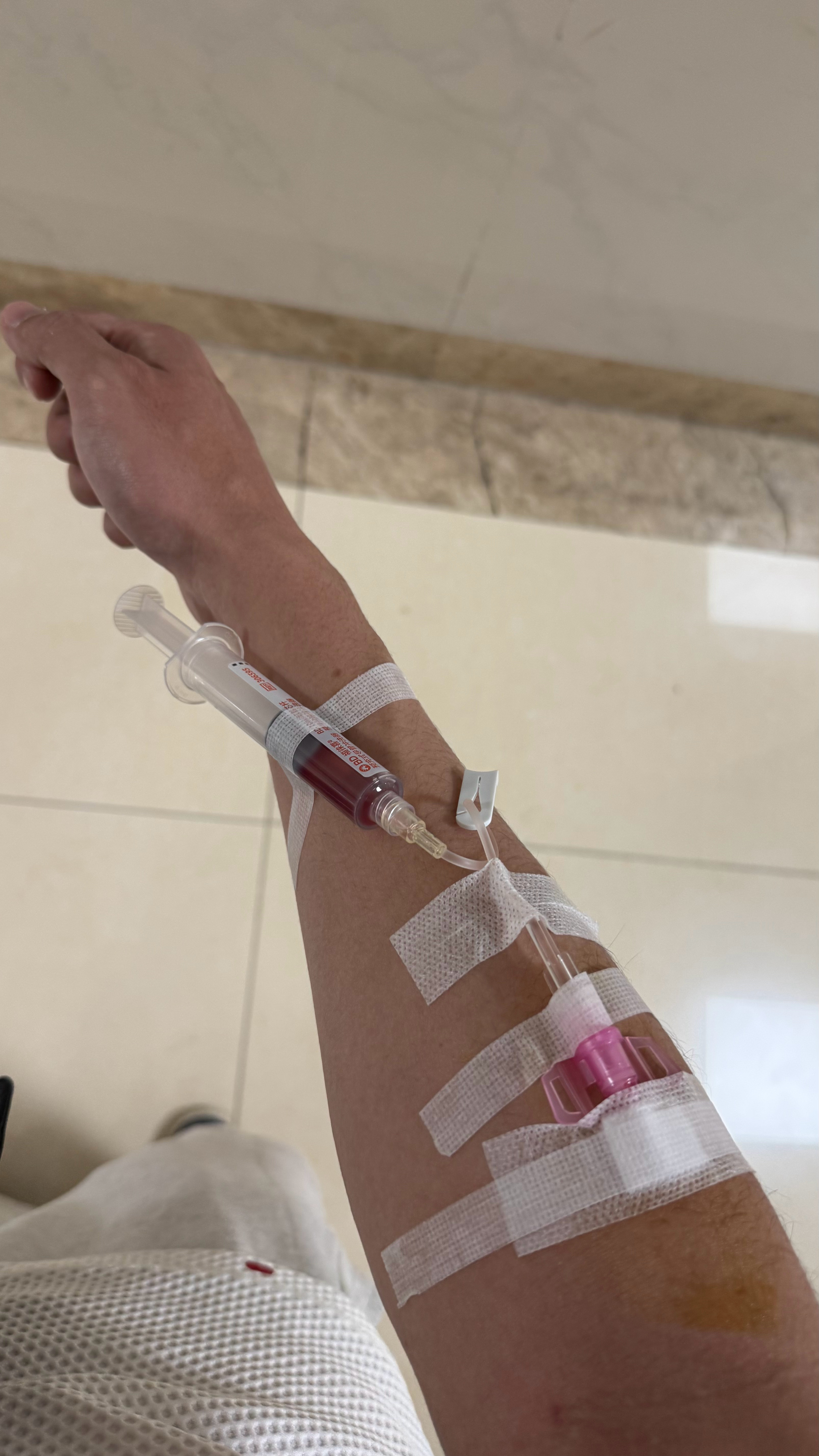 兄弟们，注射完就变身了