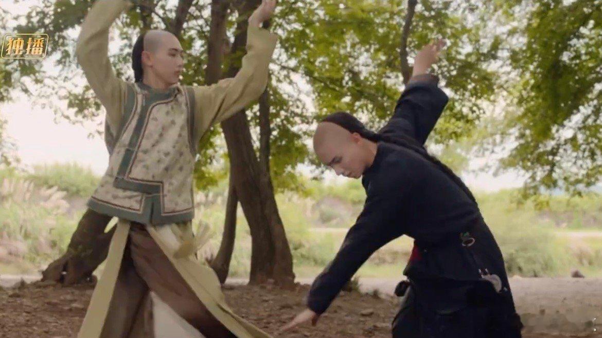 罗一舟焉栩嘉斗舞 