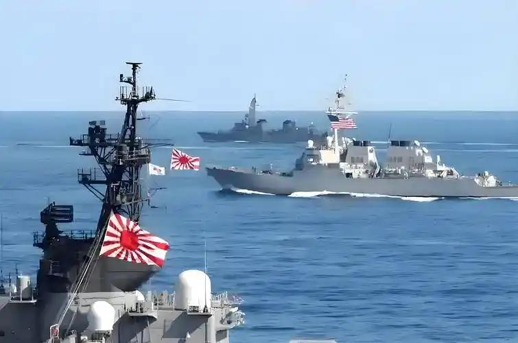 小日本军国主义死灰复燃，却倒打一耙，竟然说中国是最大威胁！简直是信口雌黄，胡说八