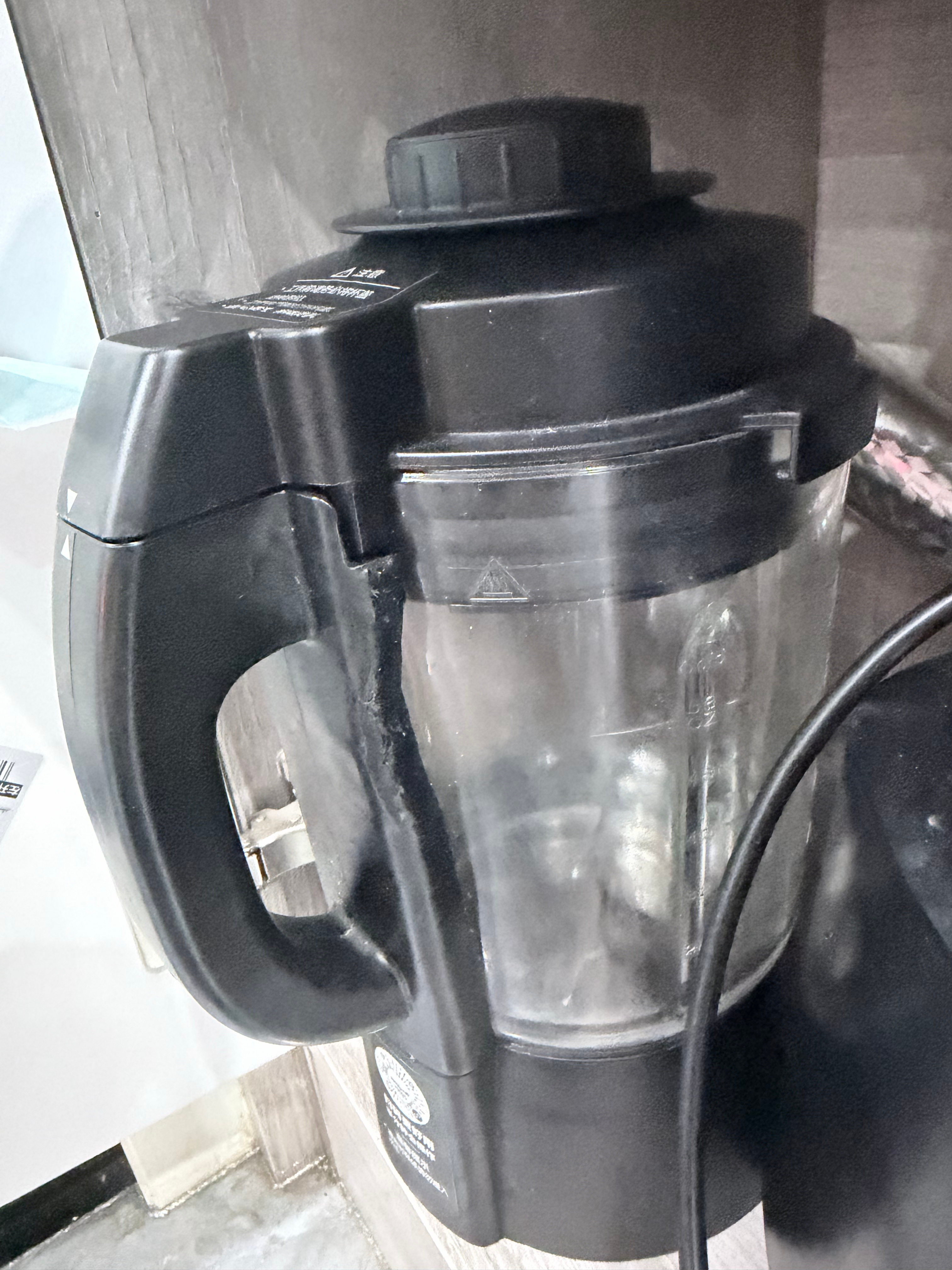 谁来救救我🆘先是把破壁机放到消毒柜消毒烧了然后新衣服洗衣机洗串色了接着为了漂白
