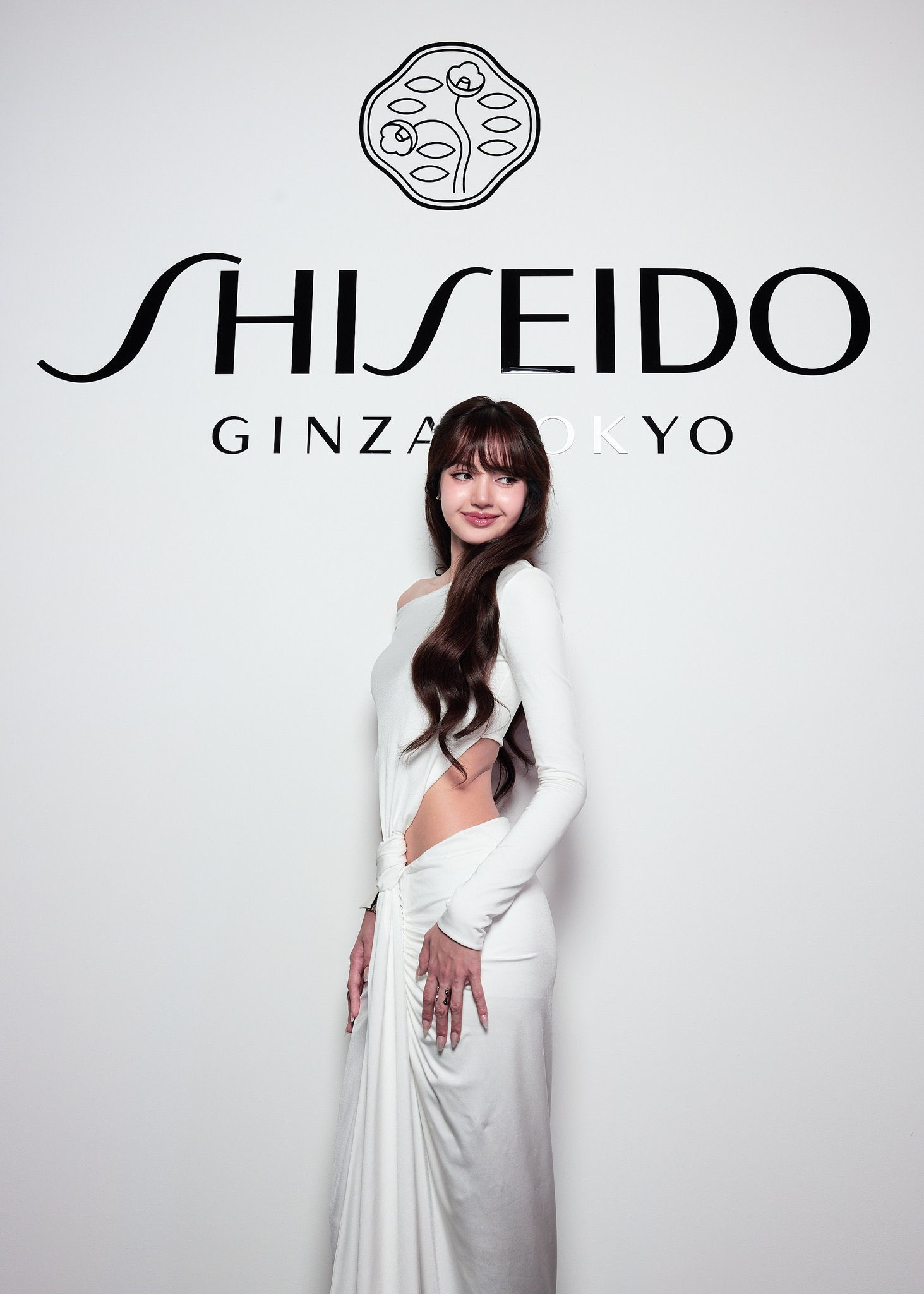 和SHISEIDO logo适配度太高了~ 