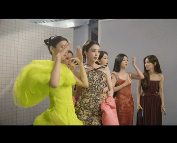 白鹿，孟子义，杨超越怎么回事？古力娜扎旁边像是站了三个没见过世面的小网红，虽然她
