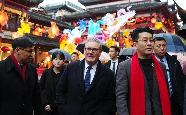 1月30日，英国首相斯塔默的上海之行，是精心安排的。他在上海度过了一个愉快的下午