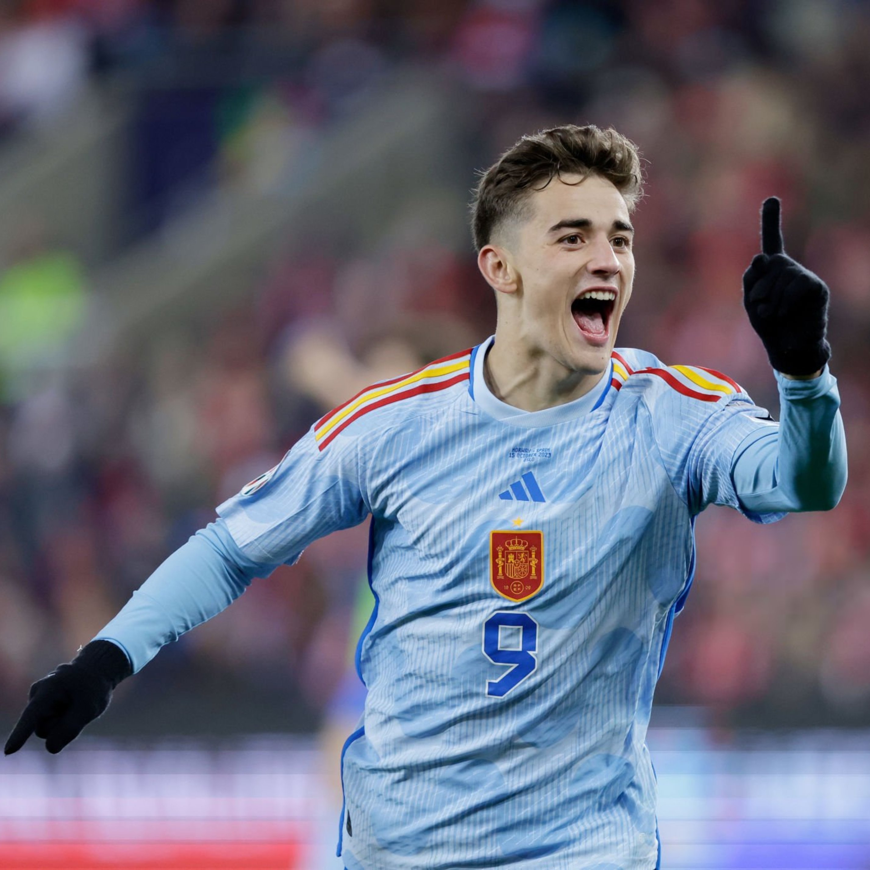 加泰电台： 加维在康复期间担心病情复发，甚至在康复期间，他也曾怀疑自己是否还能重