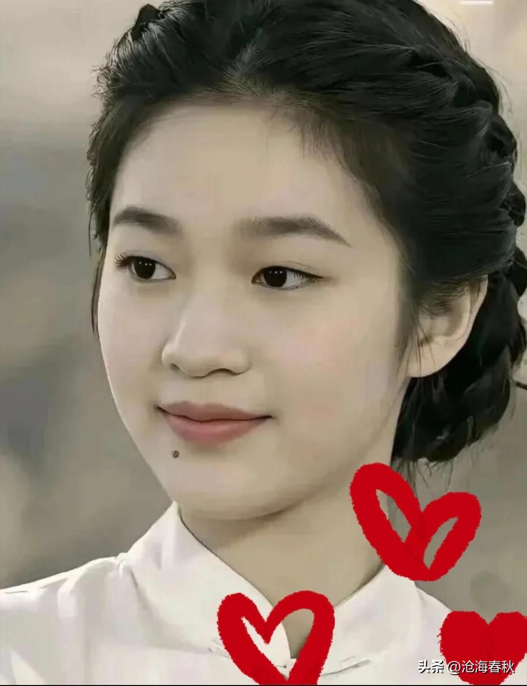 真的是亮瞎我的眼睛了
这还是我认识的那个全红婵吗
人靠衣裳马靠鞍
那个简朴的小女