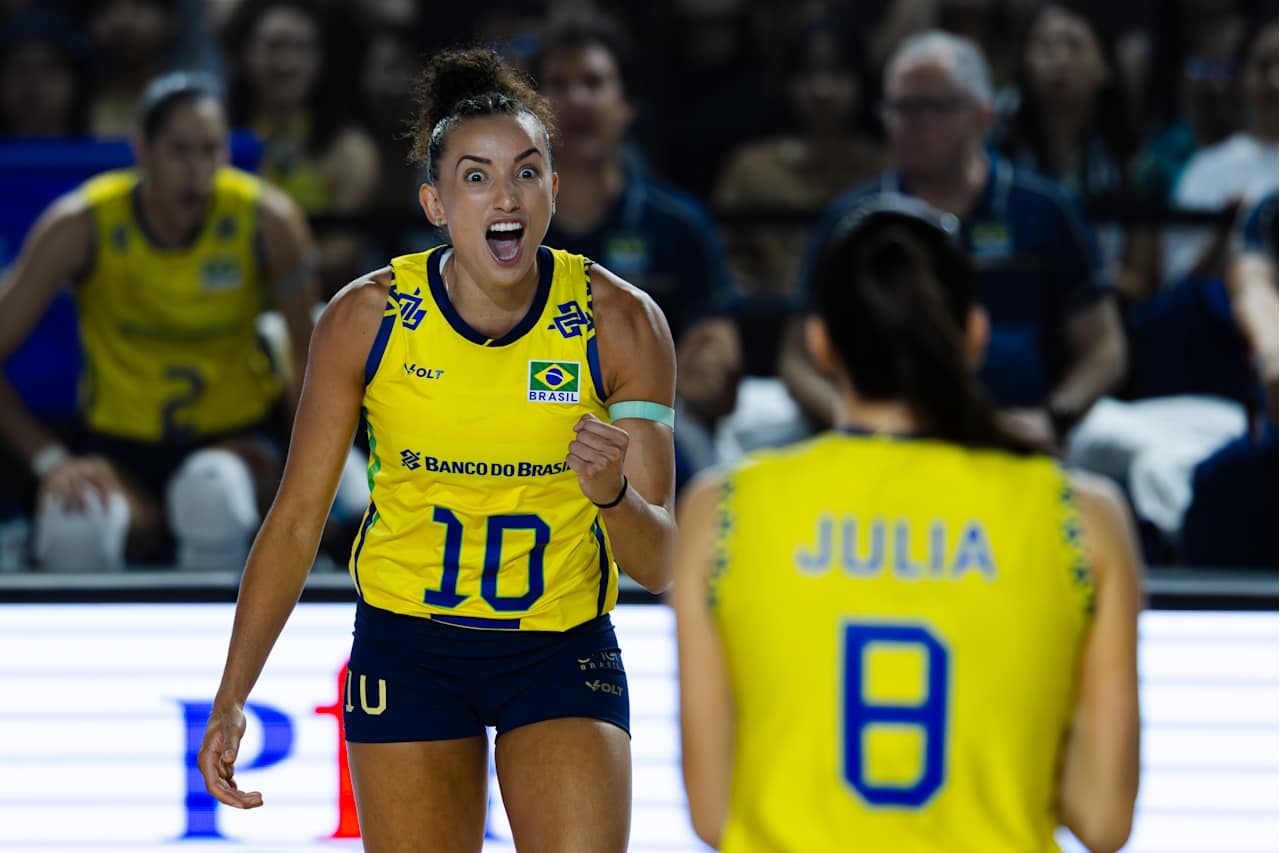 巴西🇧🇷3比2逆转法国🇫🇷，加比36扣13中8失误被拦，5拦贡献18分；