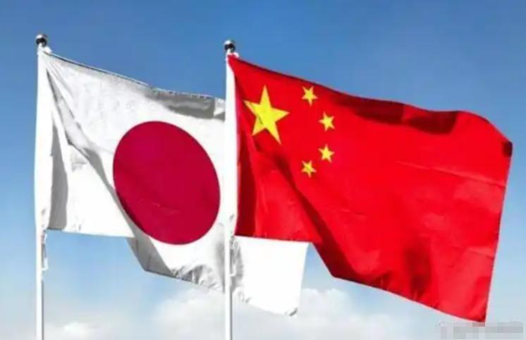 一位俄罗斯专家曾说过一句很耐人寻味的话：我从来不担心中国会输给日本，但我唯一放心