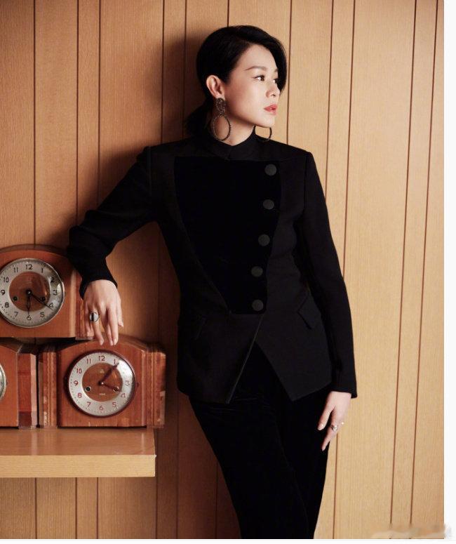 时差一万公里 看《时差一万公里》时，完全被胡杏儿的演技折服！她对家庭生活戏份的演