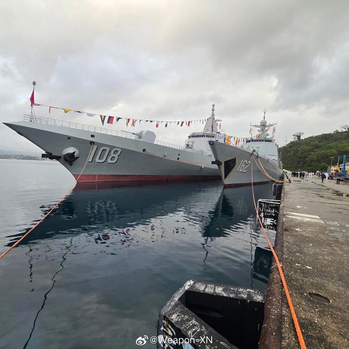 #兵器影像[超话]# 瓦努阿图代总理查马科、代副总理汤姆·科尔和气候变化部长约翰