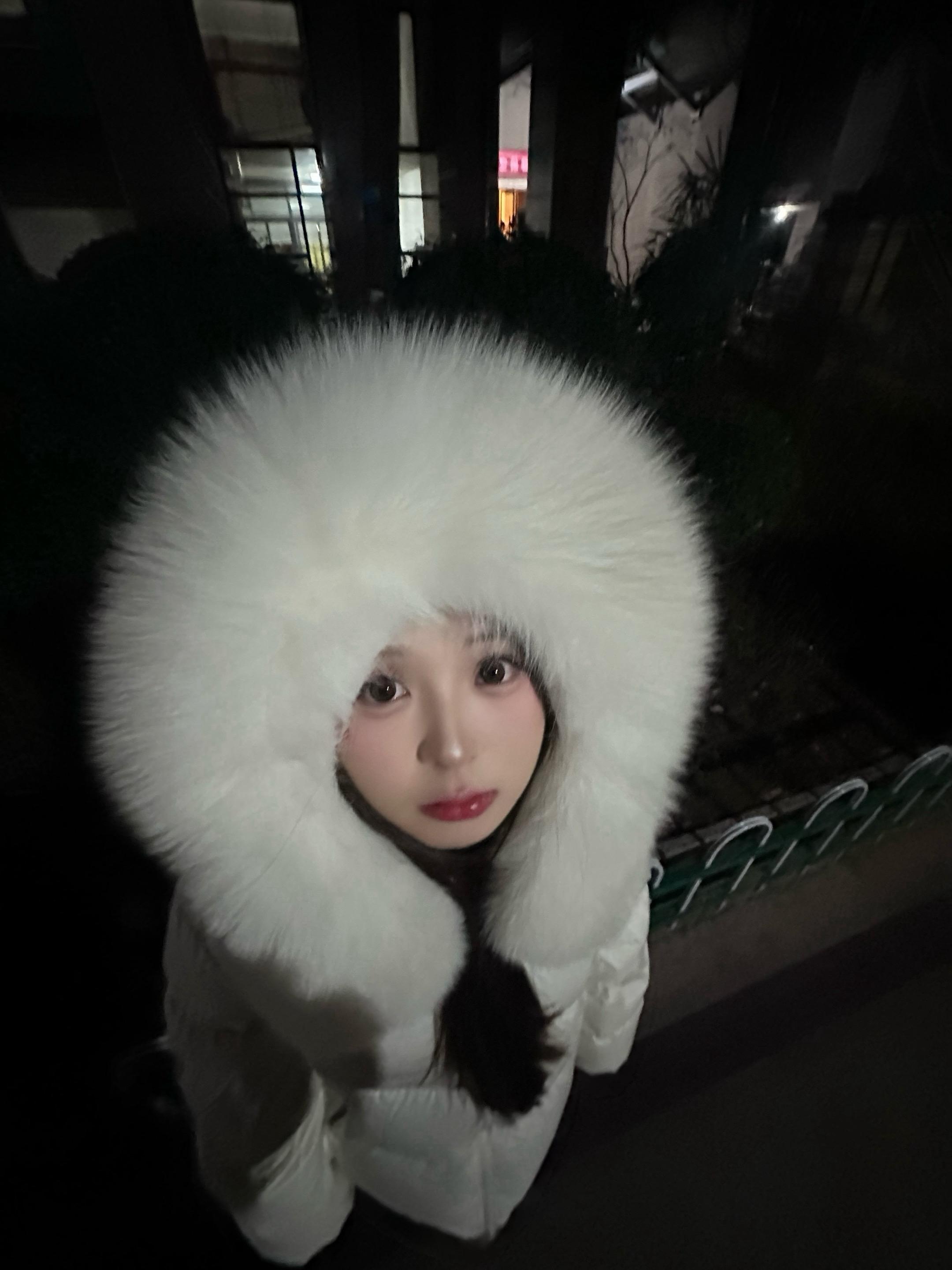 老己我想填补你的不幸福 我想在你儿时在餐桌上因为和父母争吵低头遮掩滚烫...