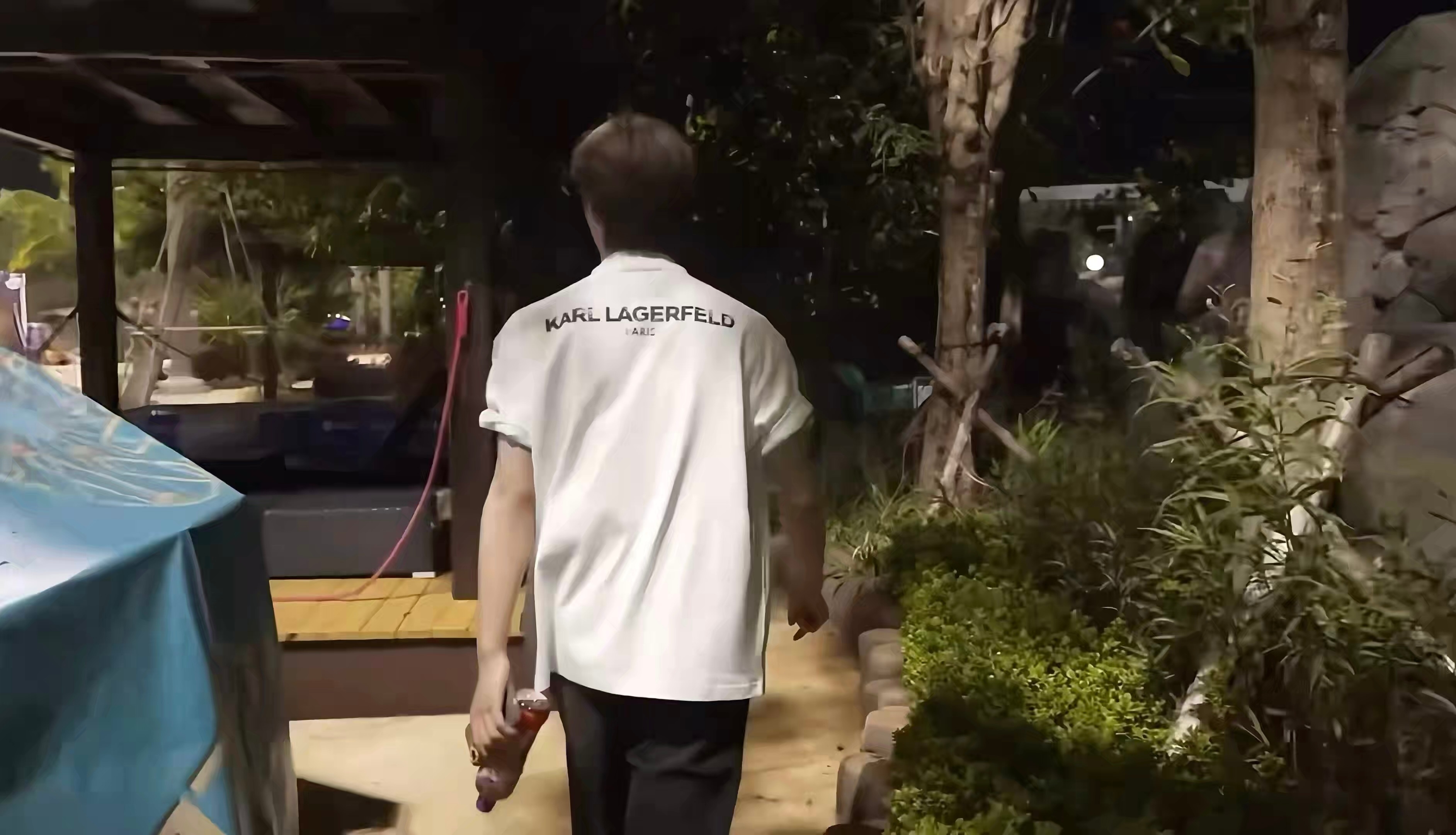 其实刘耀文不睡觉和我散步去了嗯对刘耀文