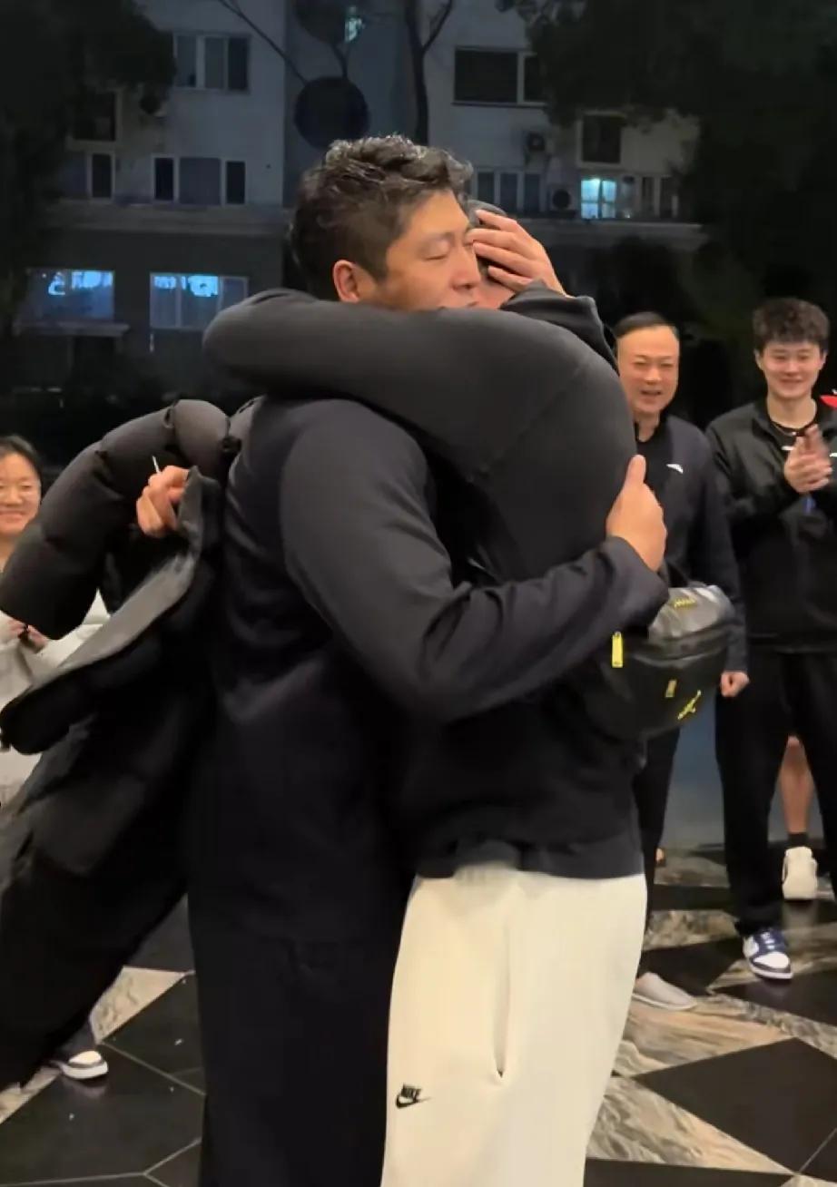 上海男排外援克洛泽和上海男排告别！昨天晚上11点半，上海男排外援克洛泽和上海男排