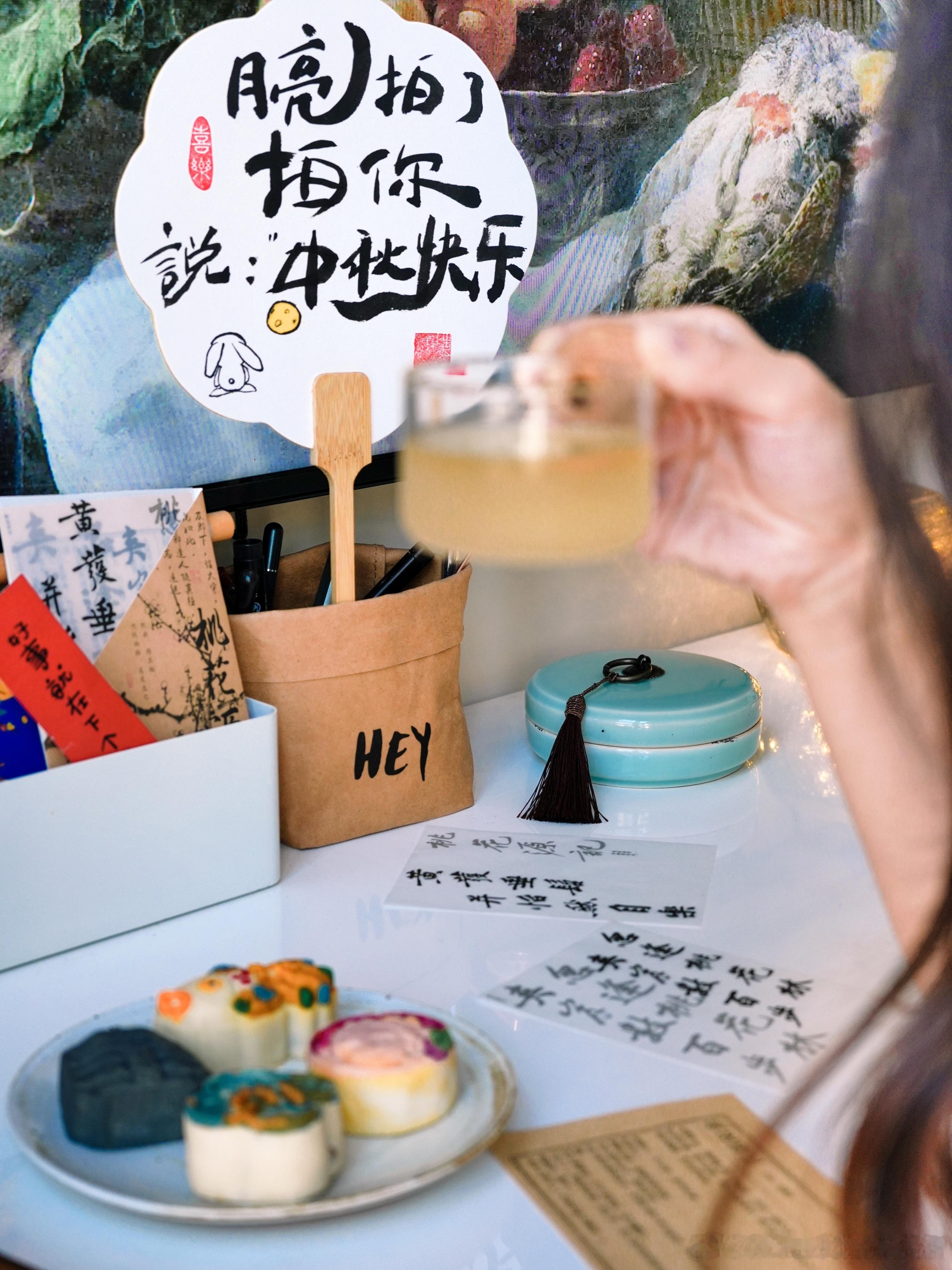 书桌日常|喝茶写字，一日无事小神仙☺️都说 INFP喜欢独处，通过放空发呆来补充
