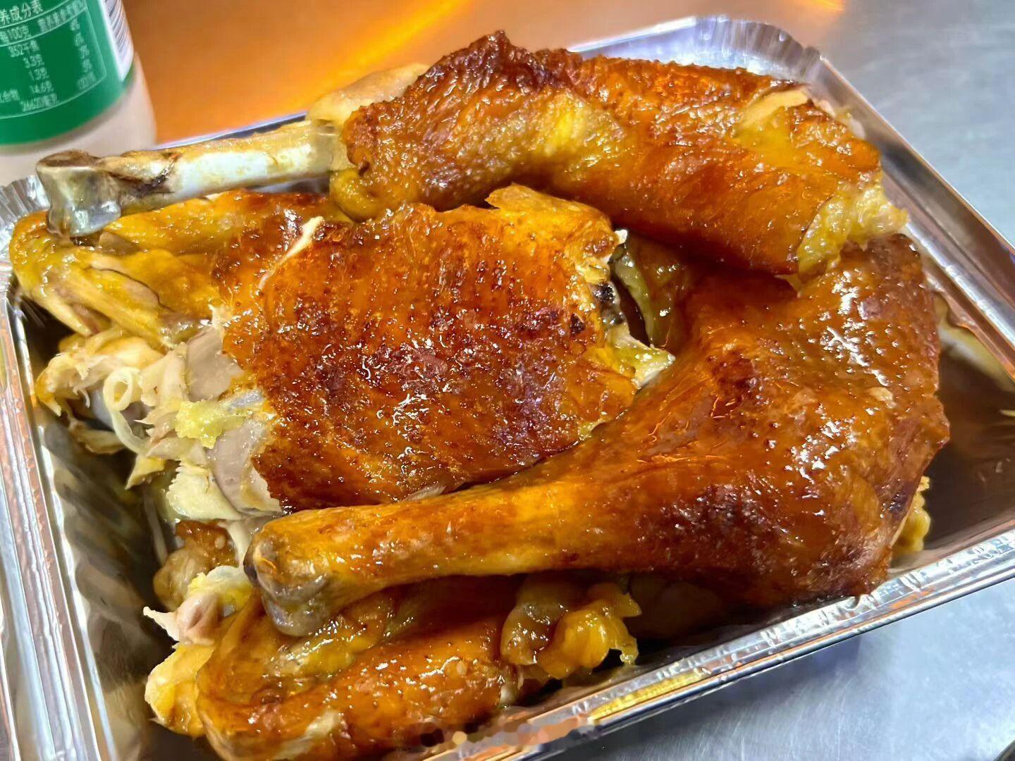 烤鸡少年承认用肉宝王调味无可厚非吧，我都沦落到吃街头烧鸡了，还会在乎健康吗？而且