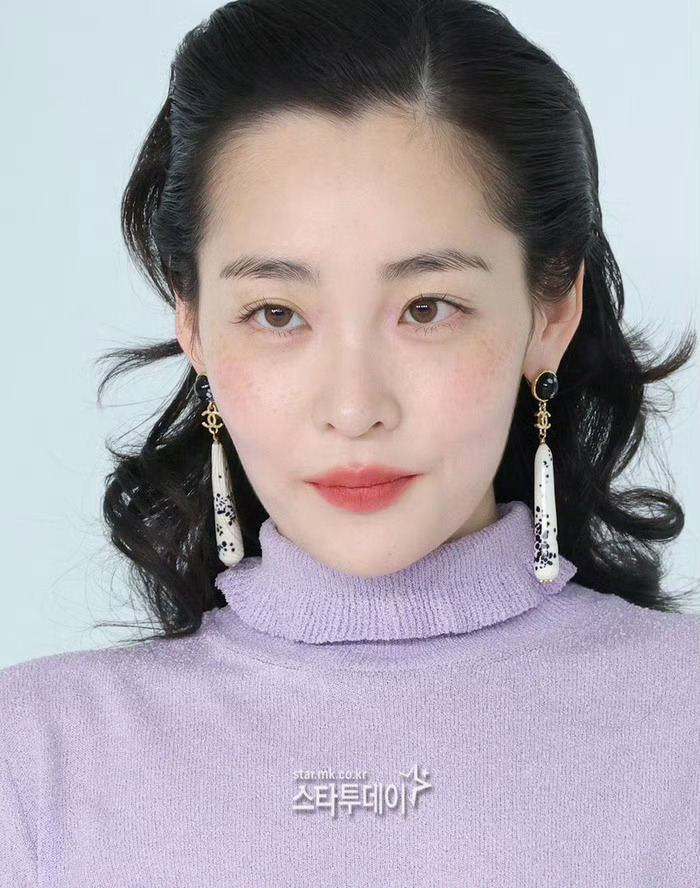 金敏荷 × 香奈儿首尔复刻大秀造型新闻图 📸时尚灵感解读