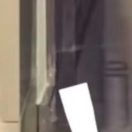 善良是春日里的和煦微风，善良是炎热夏日的清凉饮品，善良是秋日收获的喜悦，善良是冬