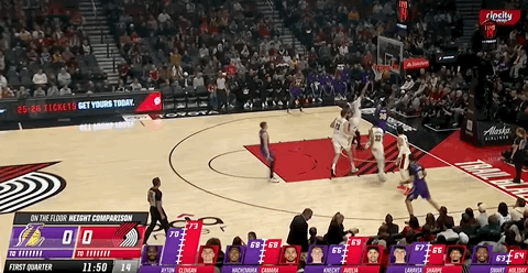 开始了！湖人第一球来自斯玛特！湖人vs开拓者 ​​​