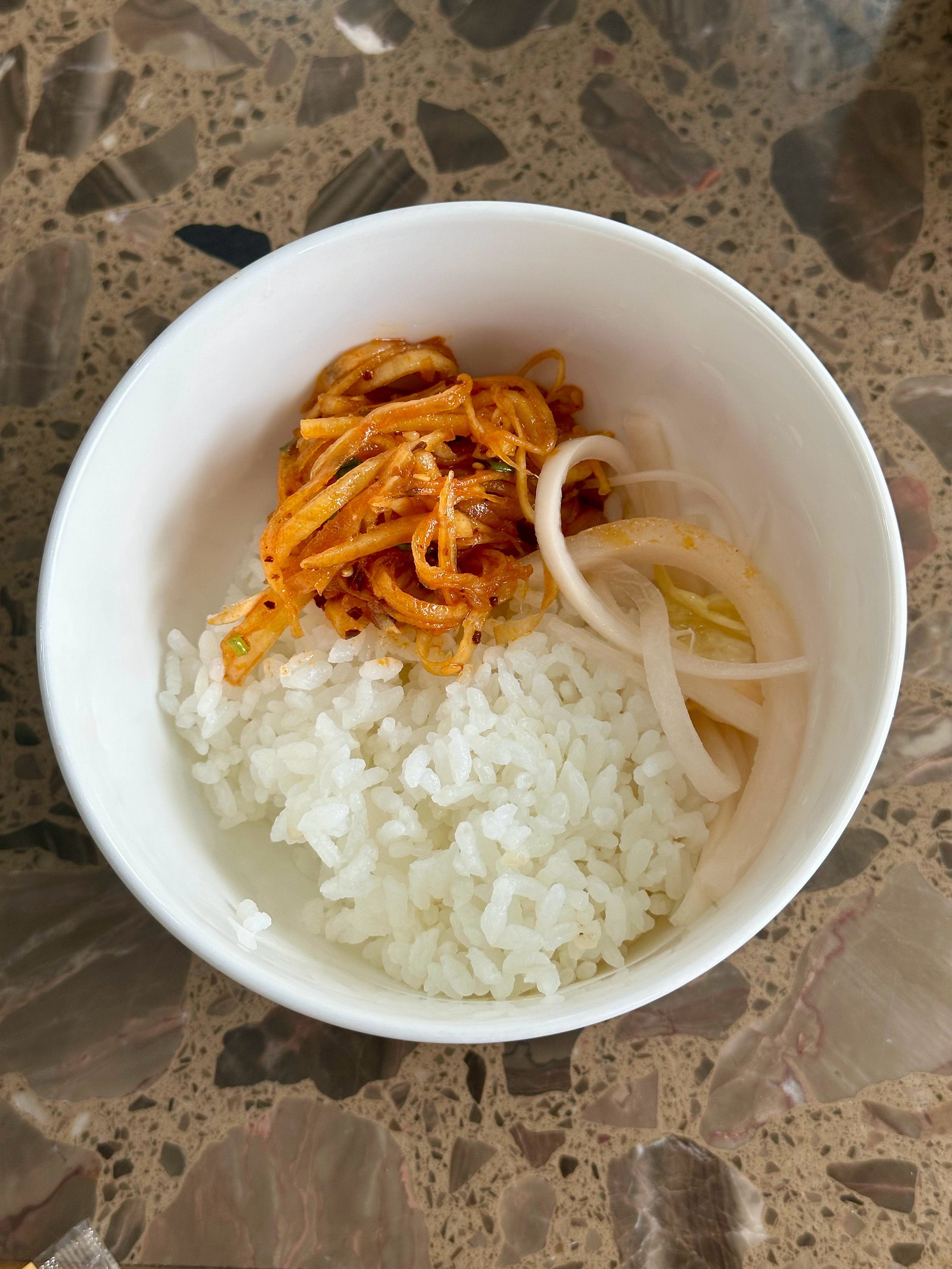 眉山市丹棱县碗碗羊肉，腐乳简单调味即可；按照先吃青菜、羊肉和米饭顺序，解馋又有饱