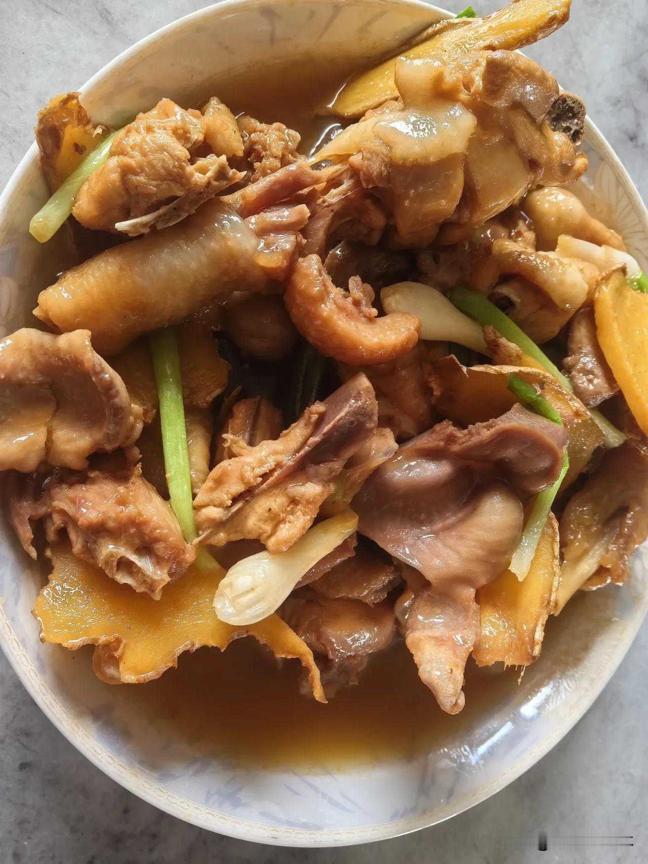 自昨夜至今日中午，广州雨丝连绵不绝。明日，我即将踏上奔赴云南的旅程。
今日清晨，