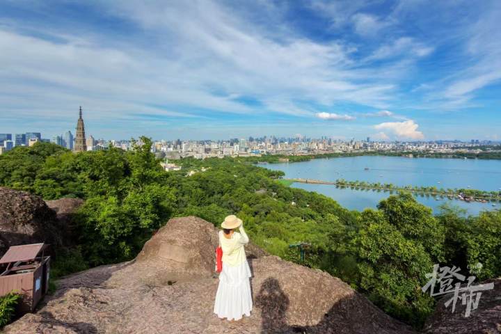 小暑，踏着37℃的热浪登场，还有2026年的“年度最小太阳”
