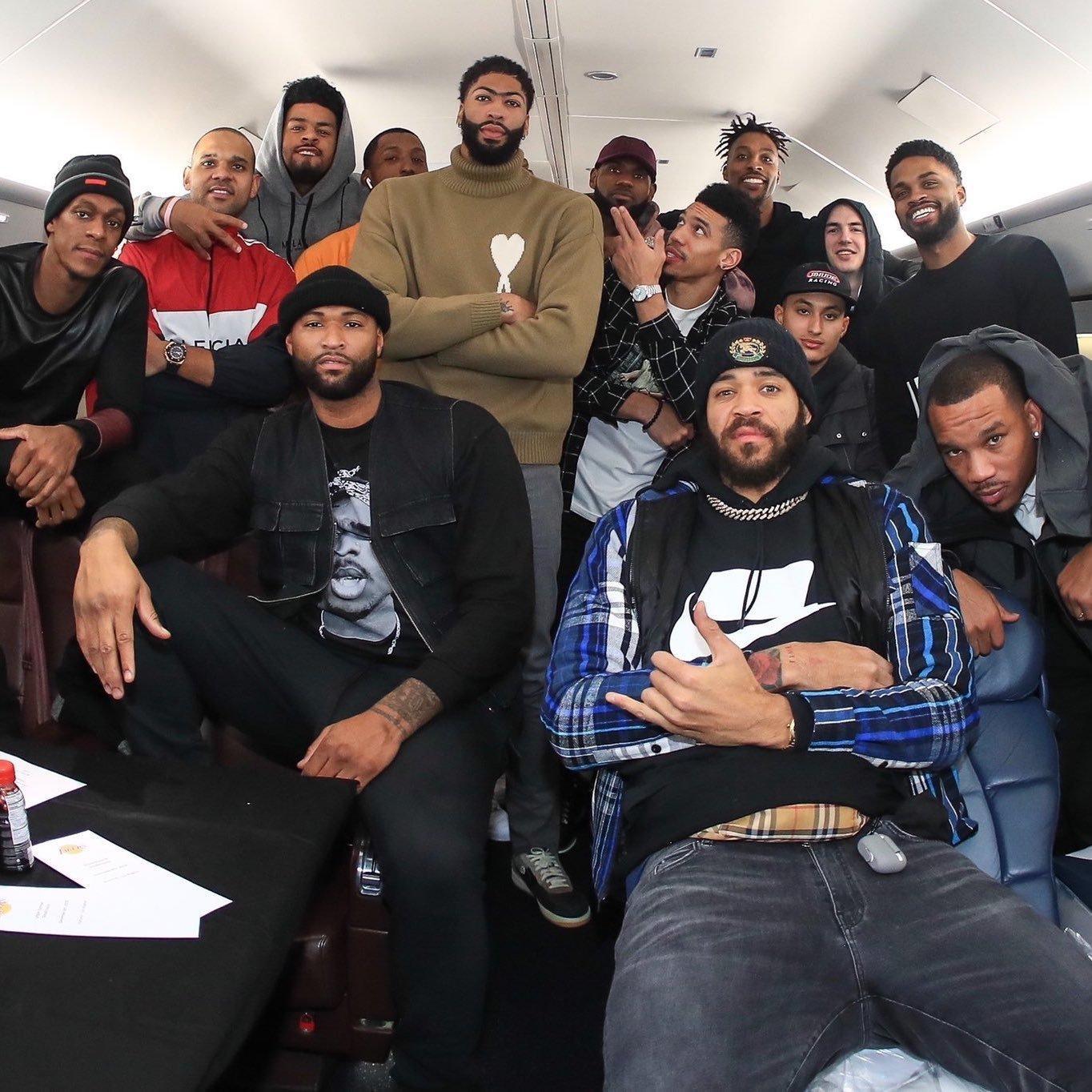 2020年湖人后卫奎因·库克昨天接受采访谈到湖人未能延续冠军阵容时表示：“我知道