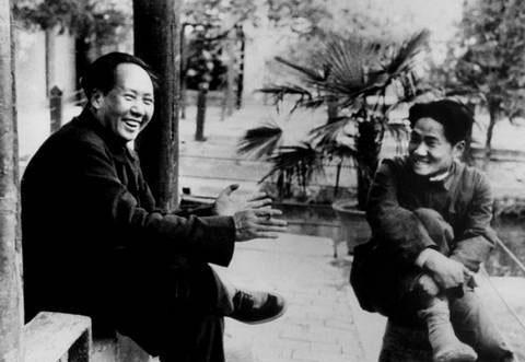 1950年毛岸英回韶山时，和乡亲们聊天时一位老人提起：毛主席还欠他13元钱未归还