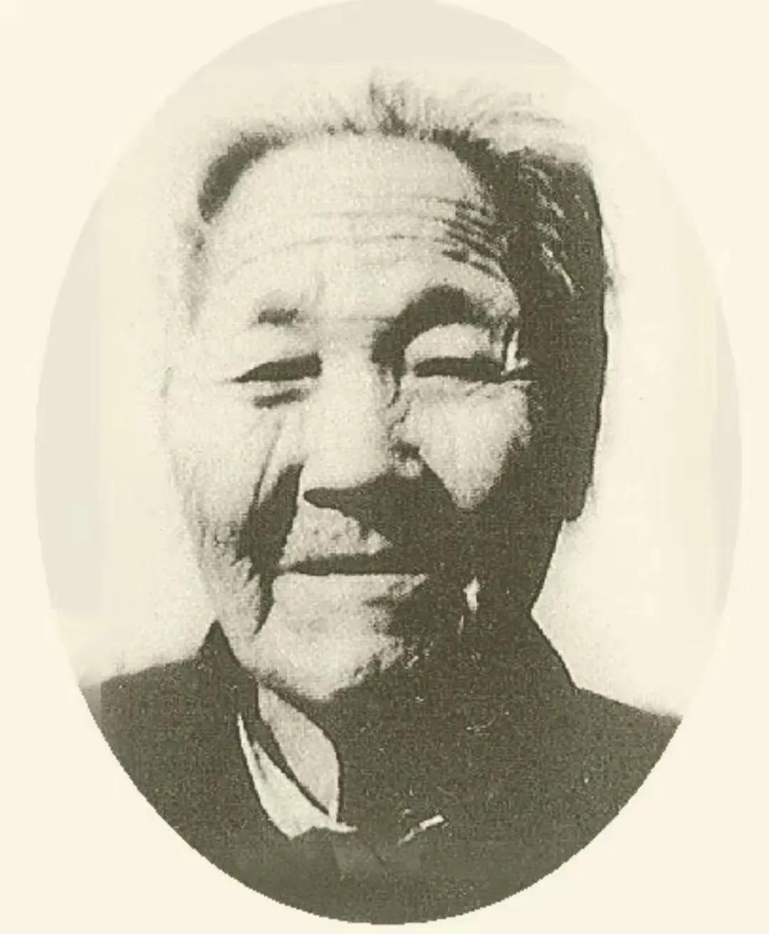 1941年郭伍士在沂蒙山身中五刀七弹被日军遗弃，沂南农妇祖秀莲徒手抠出碎骨救活了