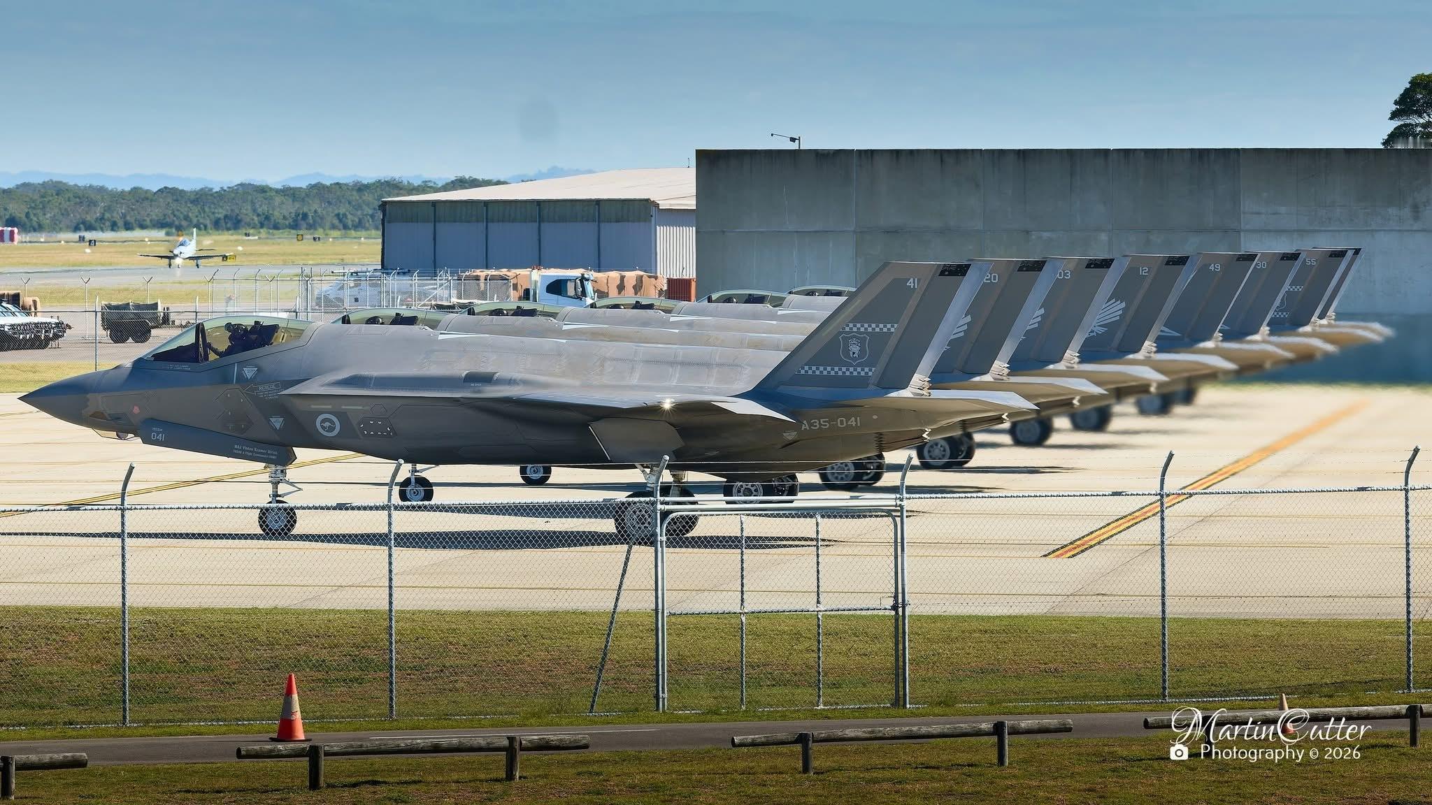 今日肥电 早安，肥电列阵澳大利亚空军（RAAF）F35A第2训练中队第3中队第7