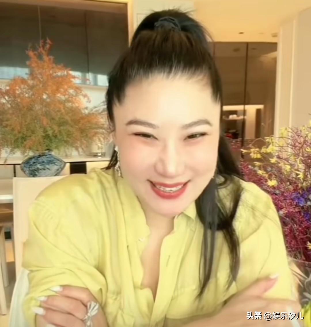 谢贤前女友回应和谢霆锋联系


谢贤前女友CoCo直播，网友问CoCo：“谢霆锋