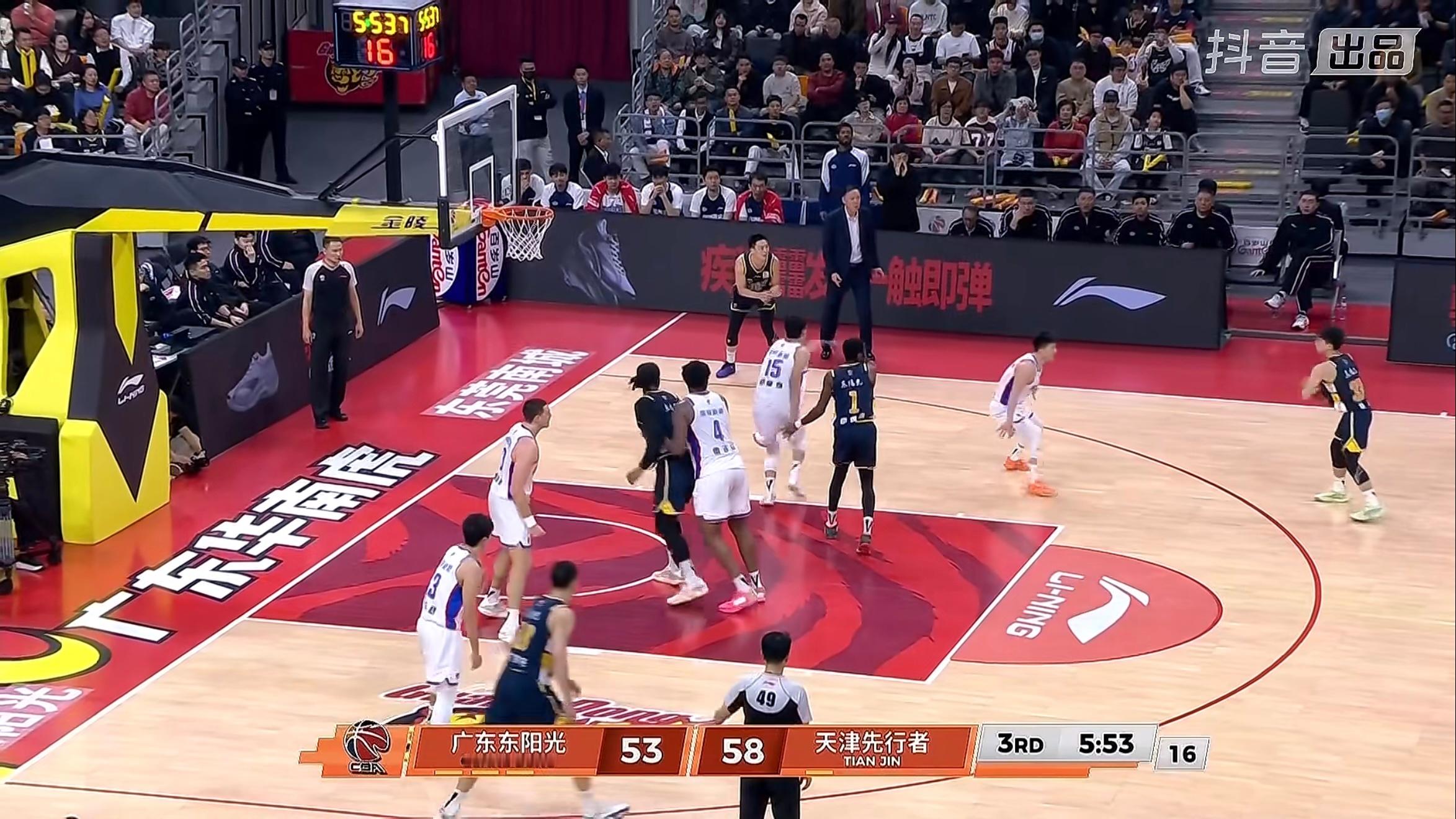 作为一名后卫被对手放这么大，而且还不敢出手，这不应该。广东男篮vs天津男篮