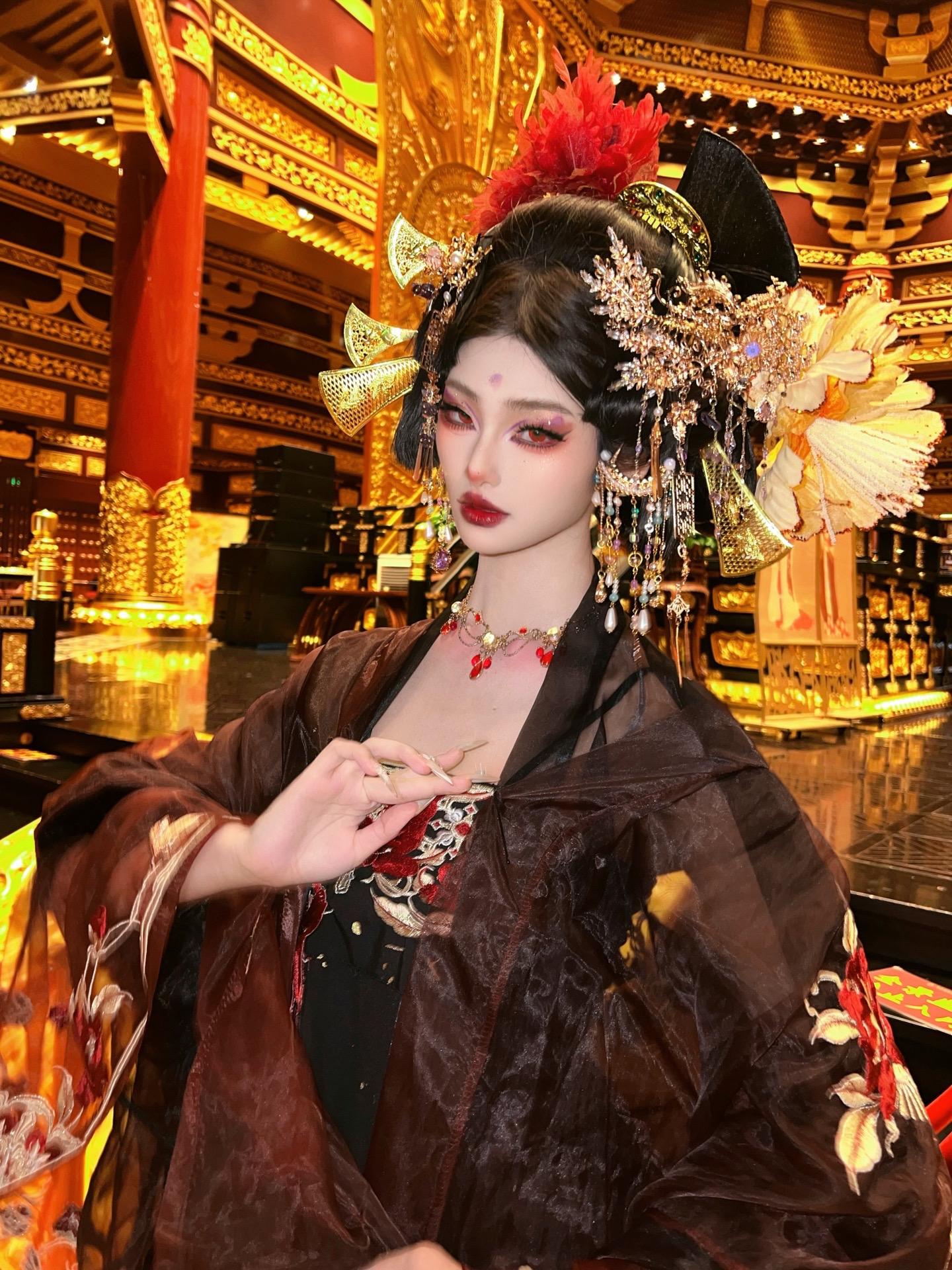 爱死这个金碧辉煌！