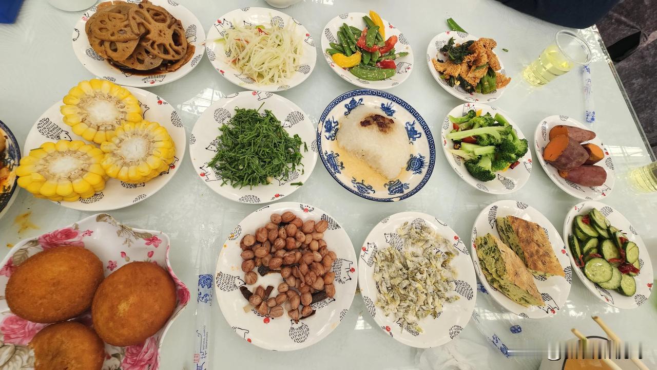 西安艳阳天西府饭的美食江湖西凤酒博物馆 红色经典西凤酒 陕西宝鸡白酒 窖藏西凤酒