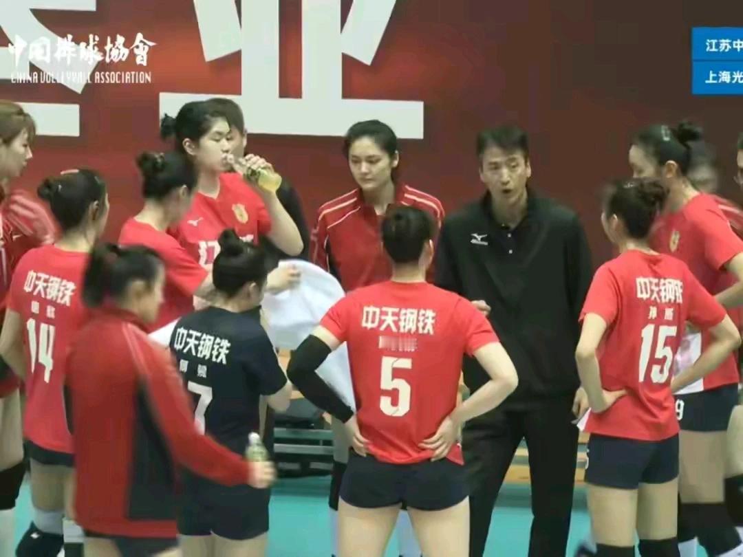欢呼！江苏女排艰难夺冠！2-1到3-2力挫劲敌，上海大国手也不行，这个才是我们真