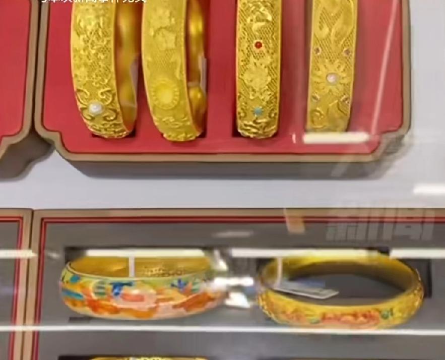 黄金遭遇40年来最大下跌，白银创出历史最大盘中跌幅，其中现货黄金价格1度下跌超过