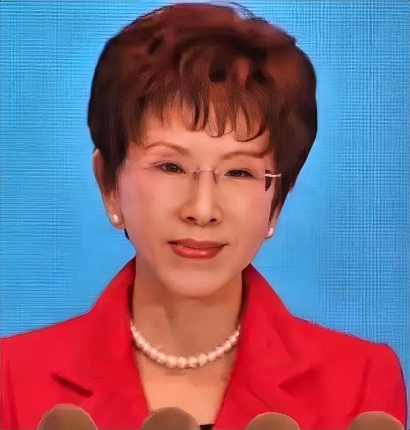 我有种预感，
洪秀柱这次是真豁出去了。
3月28日，台北眷村聚会，77岁的她当着