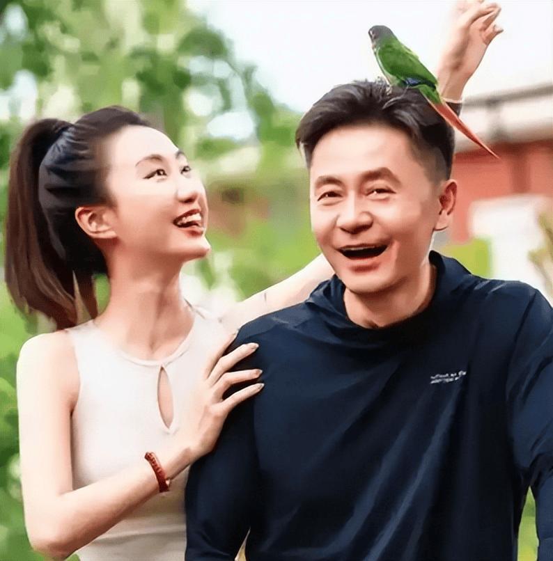 李雪与朱梦瑶的爱情：娱乐圈六年地下恋，低调相守的清流佳话
 
李雪（《琅琊榜》《