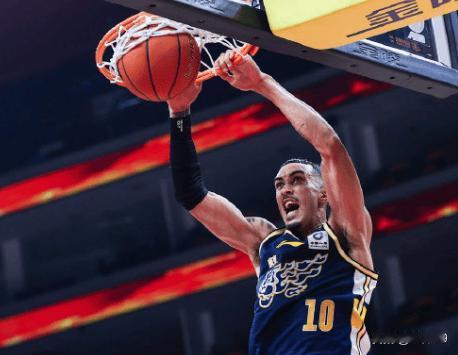 12月21日CBA常规赛战报：广东4连胜领跑，布朗41分率广厦擒上海
 
广东8