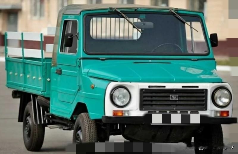 为了度过那个困难时期，莫斯科卢茨克汽车厂曾经在上世纪九十年代开发了ЛуАЗ-13